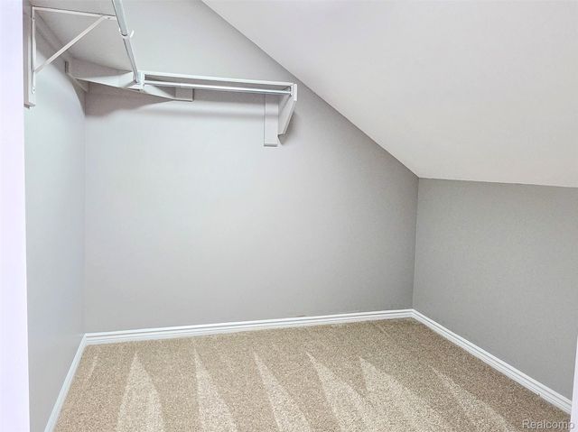 221 Maplewood Drive, Brandon Charter Township, MI 48348