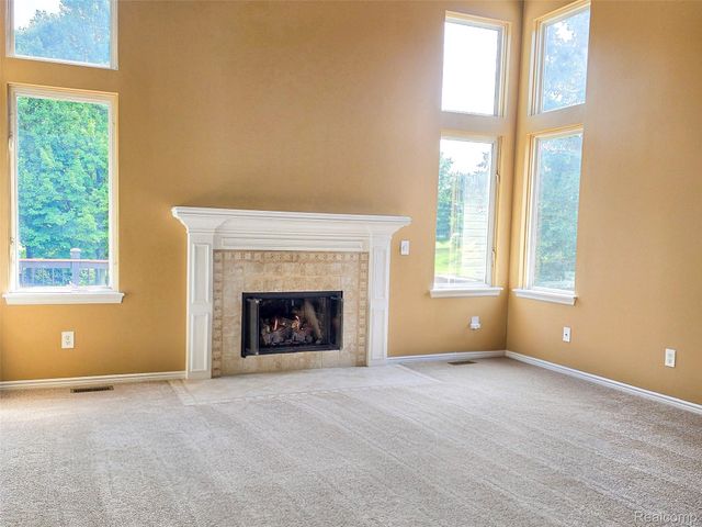 221 Maplewood Drive, Brandon Charter Township, MI 48348