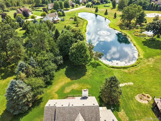221 Maplewood Drive, Brandon Charter Township, MI 48348