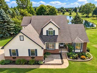 221 Maplewood Drive, Brandon Charter Township, MI 48348