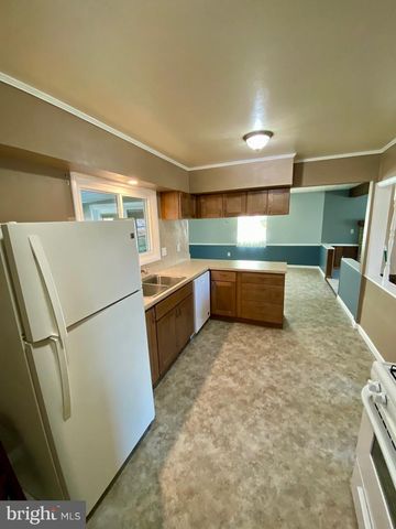 377 JUNIPER LN, Hanover, PA 17331