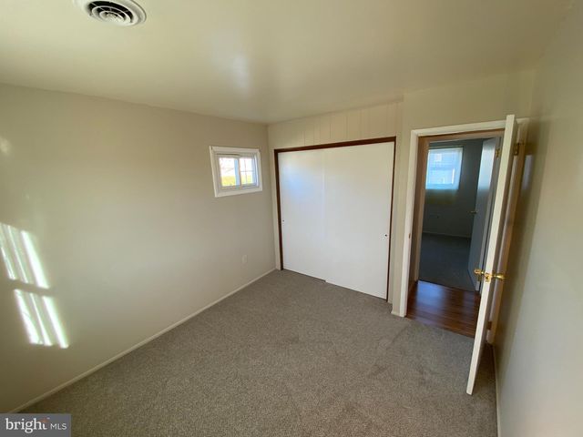 377 JUNIPER LN, Hanover, PA 17331