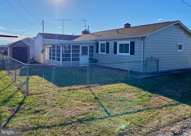 377 JUNIPER LN, Hanover, PA 17331