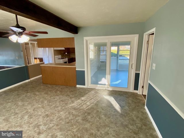 377 JUNIPER LN, Hanover, PA 17331