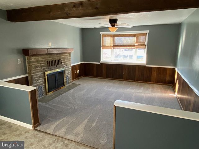 377 JUNIPER LN, Hanover, PA 17331