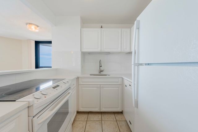 3660 N Lake Shore Drive 2312, Chicago, IL 60613