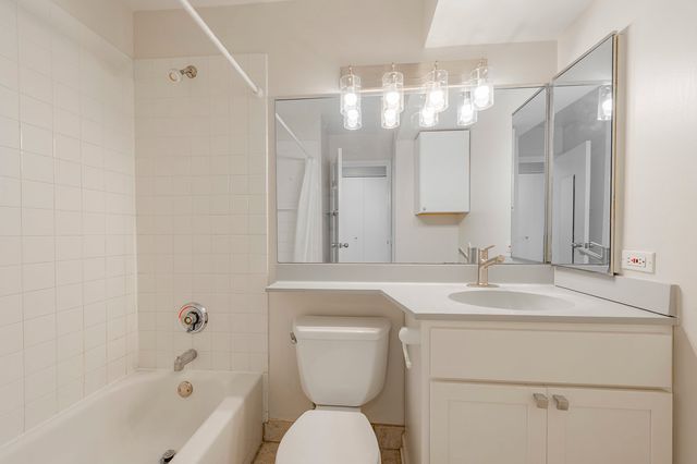 3660 N Lake Shore Drive 2312, Chicago, IL 60613