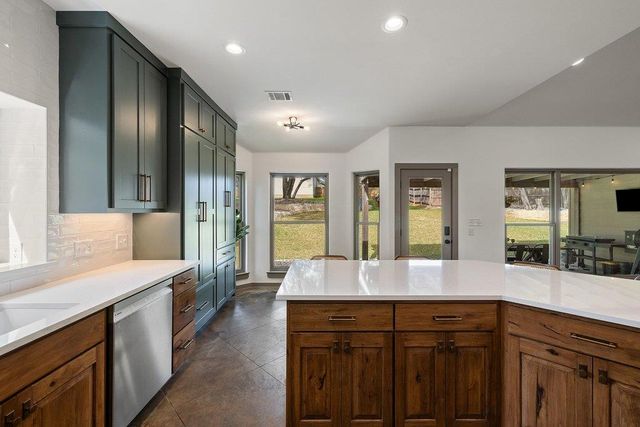 206 Cargill DR, Spicewood, TX 78669