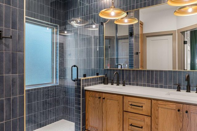 206 Cargill DR, Spicewood, TX 78669