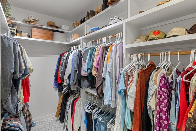 206 Cargill DR, Spicewood, TX 78669