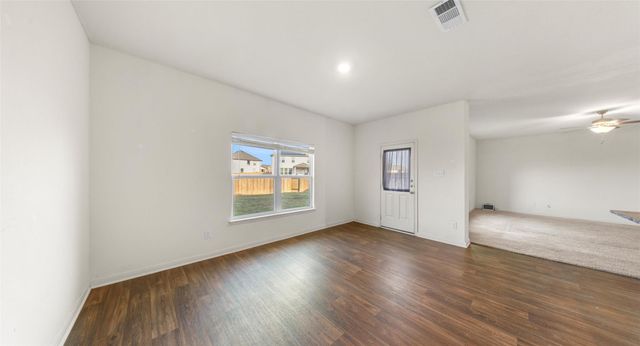 18524 Speculator LN, Elgin, TX 78621