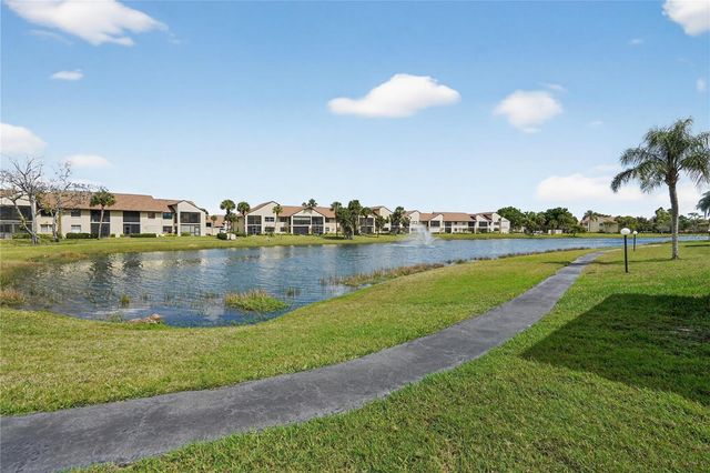 8565 CHARTER CLUB CIRCLE 6, Fort Myers, FL 33919