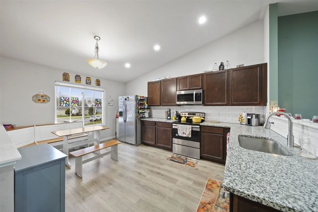 159 St Clair Circle, Brooklyn, MI 49230