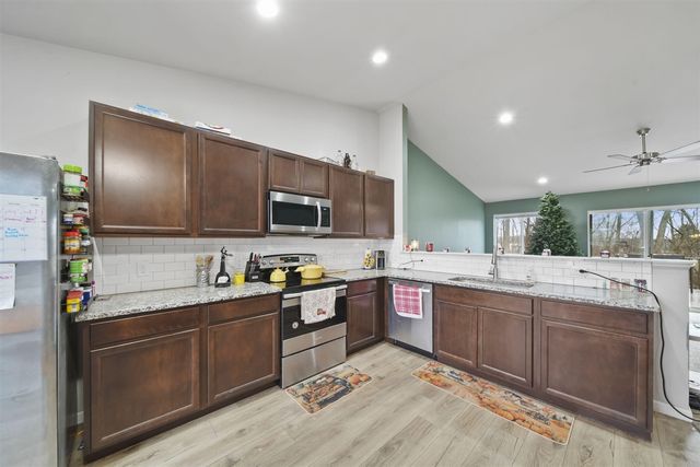 159 St Clair Circle, Brooklyn, MI 49230