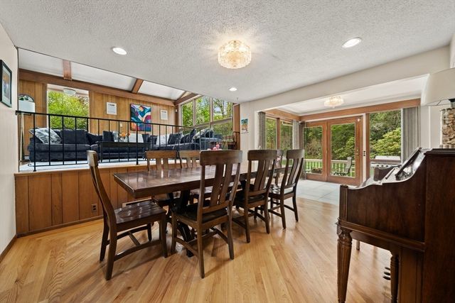 1 Hemlock Dr, Chelmsford, MA 01824