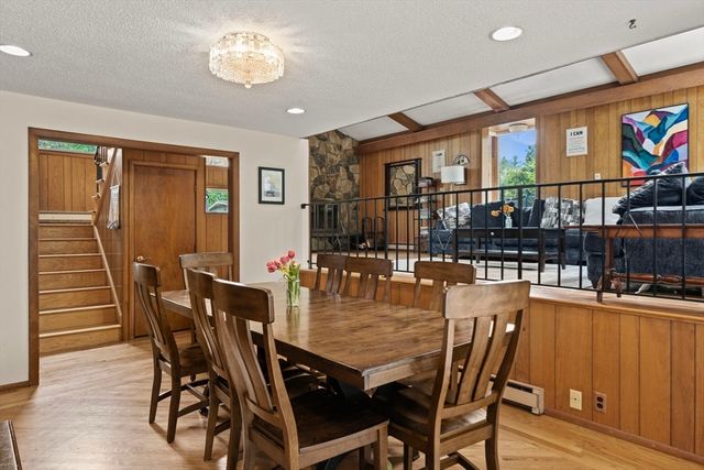 1 Hemlock Dr, Chelmsford, MA 01824