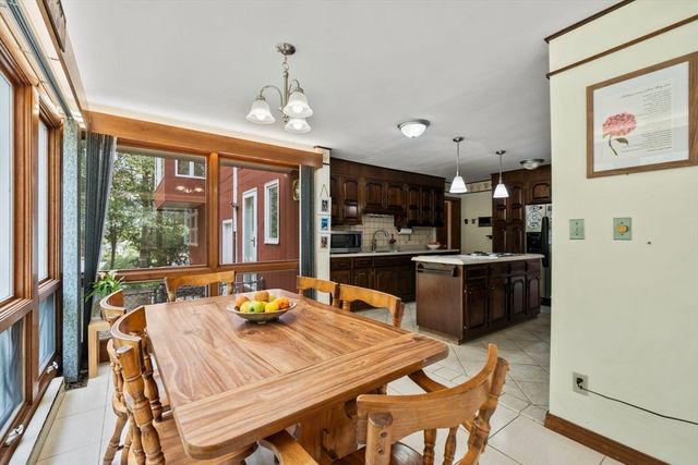 1 Hemlock Dr, Chelmsford, MA 01824