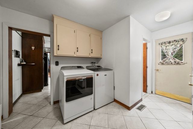 1 Hemlock Dr, Chelmsford, MA 01824