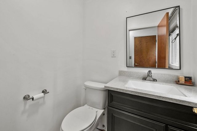 1 Hemlock Dr, Chelmsford, MA 01824