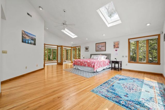 1 Hemlock Dr, Chelmsford, MA 01824