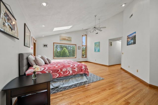 1 Hemlock Dr, Chelmsford, MA 01824