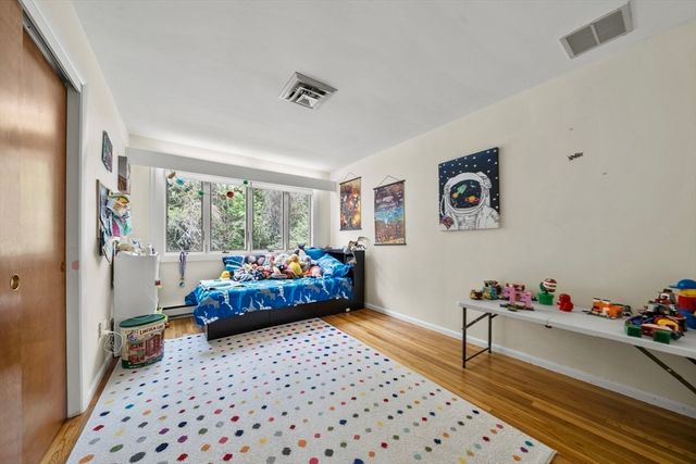 1 Hemlock Dr, Chelmsford, MA 01824