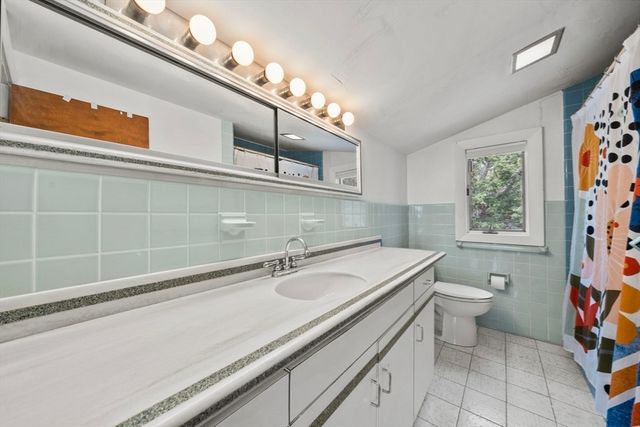 1 Hemlock Dr, Chelmsford, MA 01824