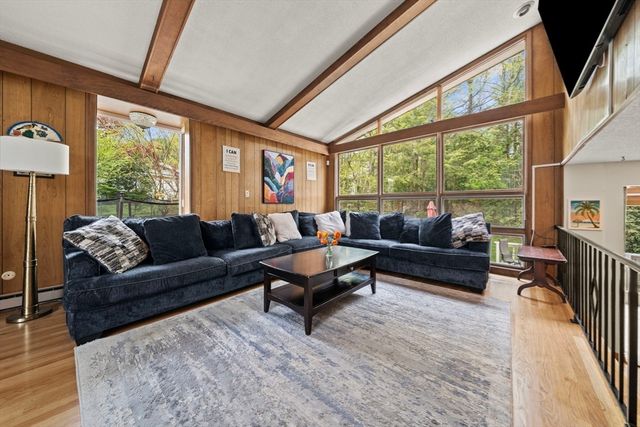 1 Hemlock Dr, Chelmsford, MA 01824