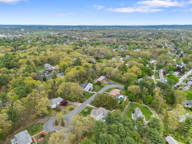 1 Hemlock Dr, Chelmsford, MA 01824