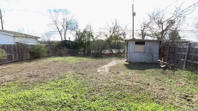 134 FERNLEAF AVE, San Antonio, TX 78211
