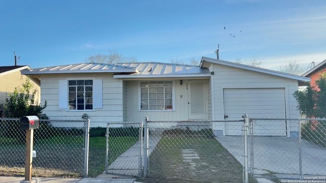 134 FERNLEAF AVE, San Antonio, TX 78211