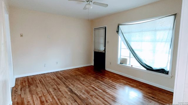 134 FERNLEAF AVE, San Antonio, TX 78211