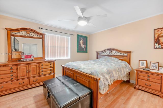 5560 Lakeside Dr 204, Margate, FL 33063