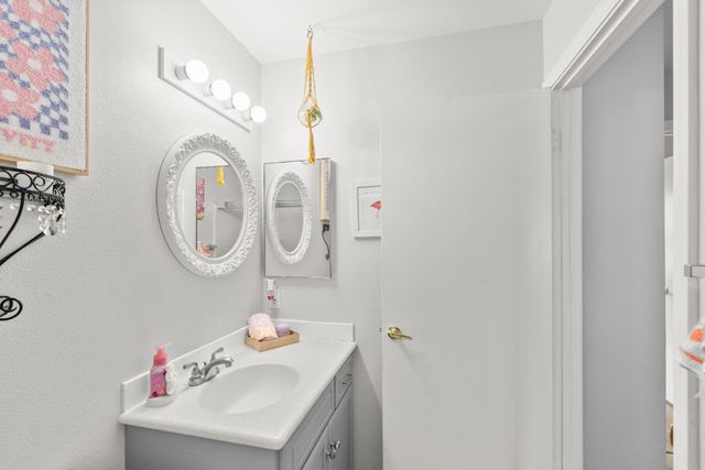 4773 Courtland Ln, Carmichael, CA 95608