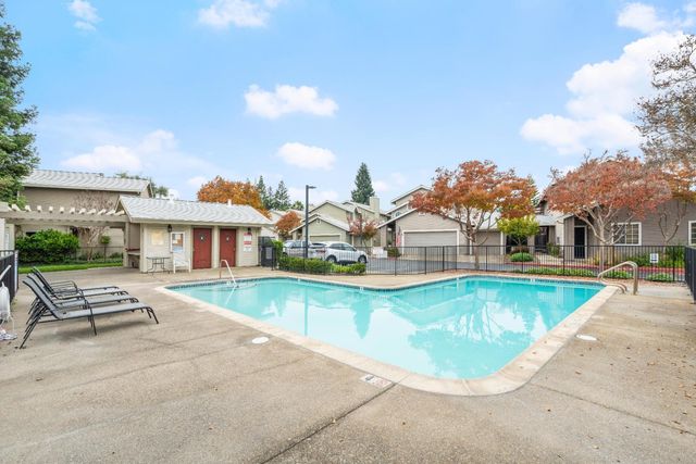 4773 Courtland Ln, Carmichael, CA 95608