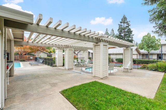 4773 Courtland Ln, Carmichael, CA 95608