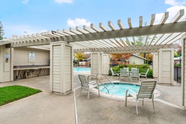 4773 Courtland Ln, Carmichael, CA 95608