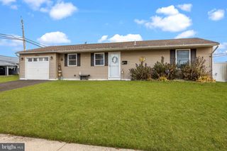 179 CRABTREE DR, Levittown, PA 19055