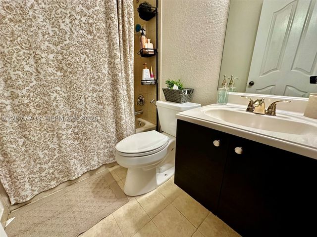 10901 NW 88th Ter 804, Doral, FL 33178