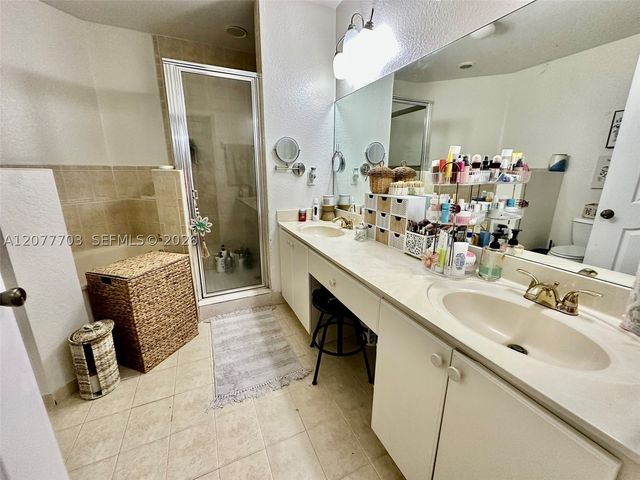 10901 NW 88th Ter 804, Doral, FL 33178