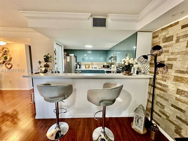 10901 NW 88th Ter 804, Doral, FL 33178