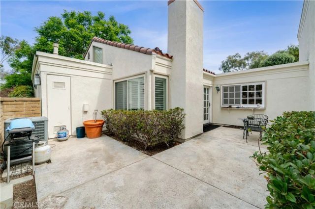 2 Morena 4, Irvine, CA 92612