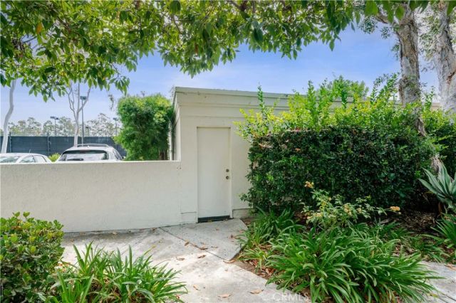 2 Morena 4, Irvine, CA 92612
