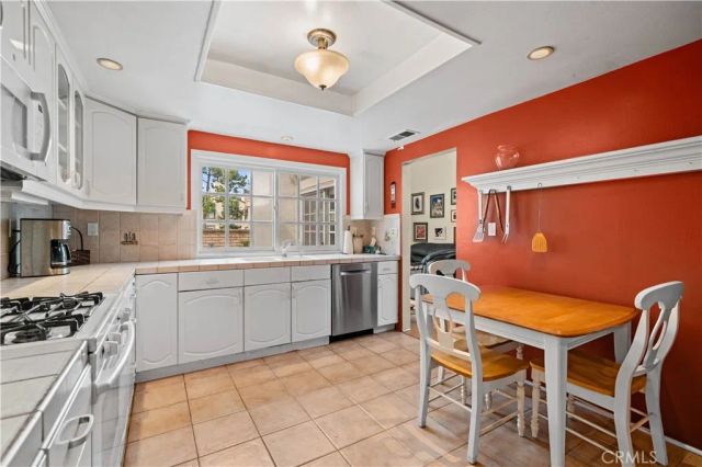 2 Morena 4, Irvine, CA 92612