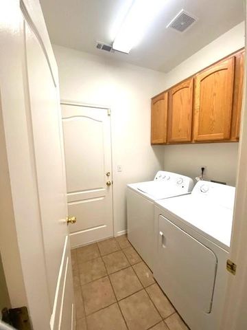 3951 Black Hawk Ct, Merced, CA 95340