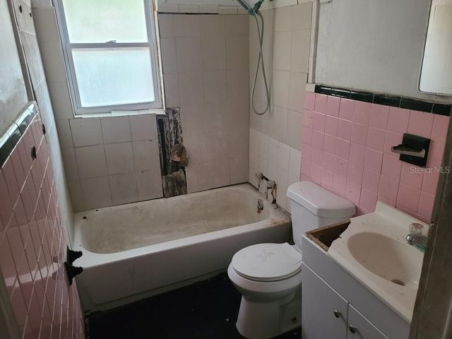1127 ROBINSON AVENUE, Apopka, FL 32703