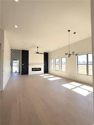 7100 SW Orange Avenue, Bentonville, AR 72713