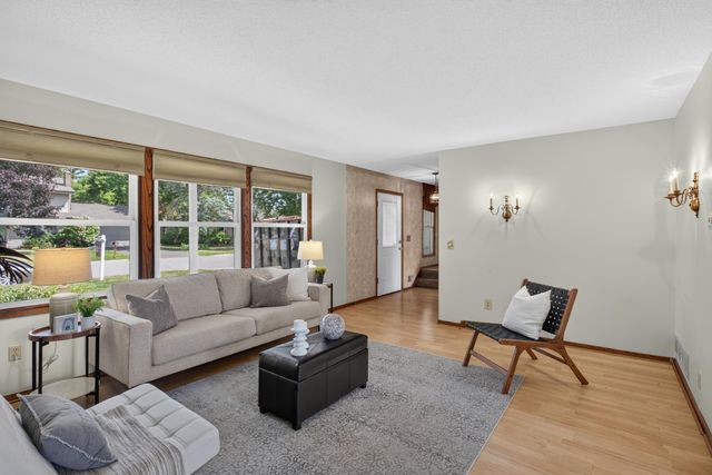 1772 Eldridge Avenue W, Roseville, MN 55113