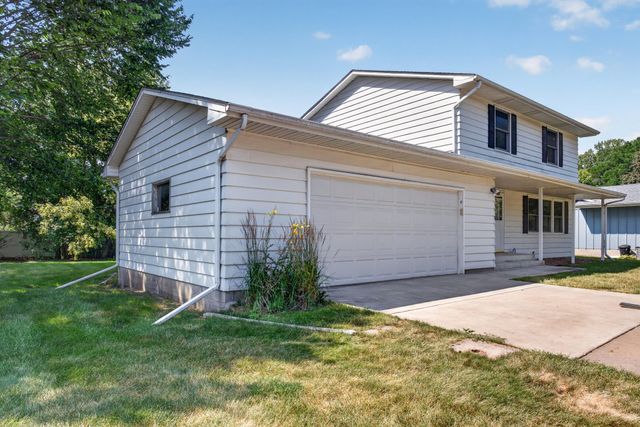1772 Eldridge Avenue W, Roseville, MN 55113