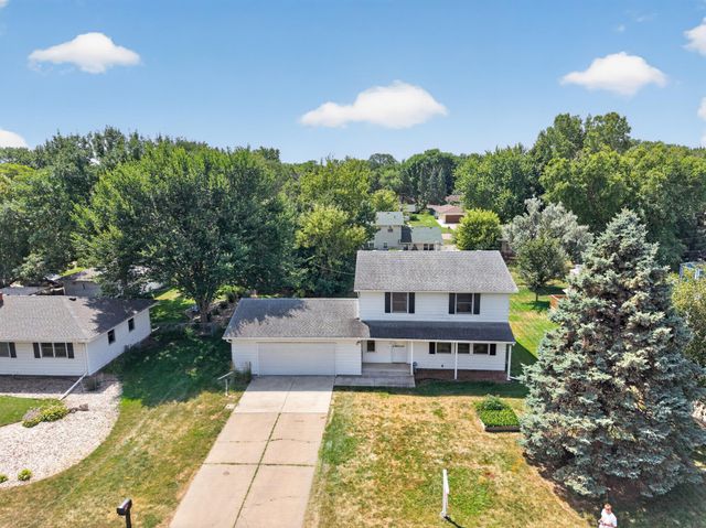 1772 Eldridge Avenue W, Roseville, MN 55113